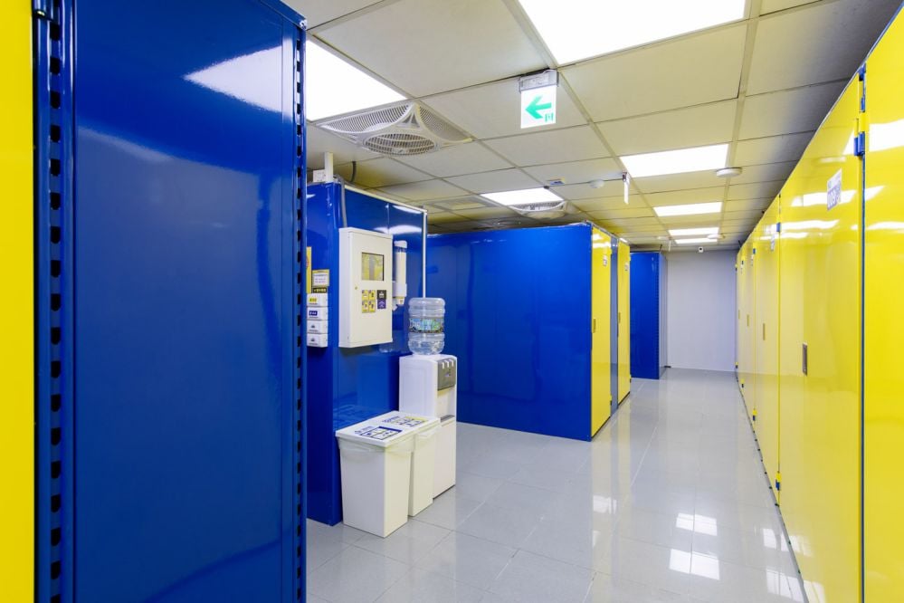 收多易迷你倉庫高雄博愛店，採用業界獨創智能電子鎖系統，一張卡片即可進出倉庫、存取物品