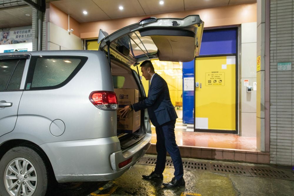 收多易迷你倉庫南港北流店,方便停車卸貨,搬運物品能夠更加輕鬆便利
