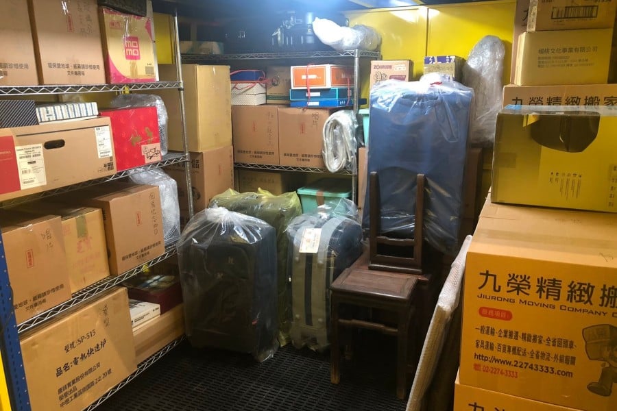淡水的下層大倉庫內建照明燈