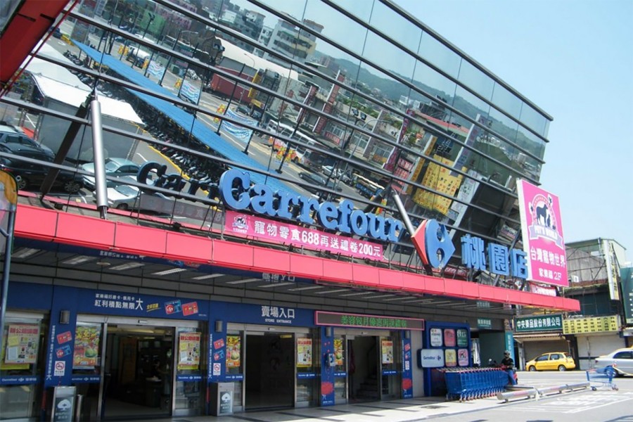 春日二店的大門口